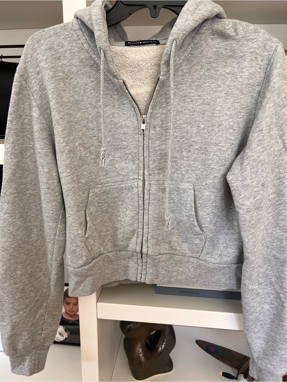 Brandy Melville Light Gray Zip-Up Cropped Hoodie